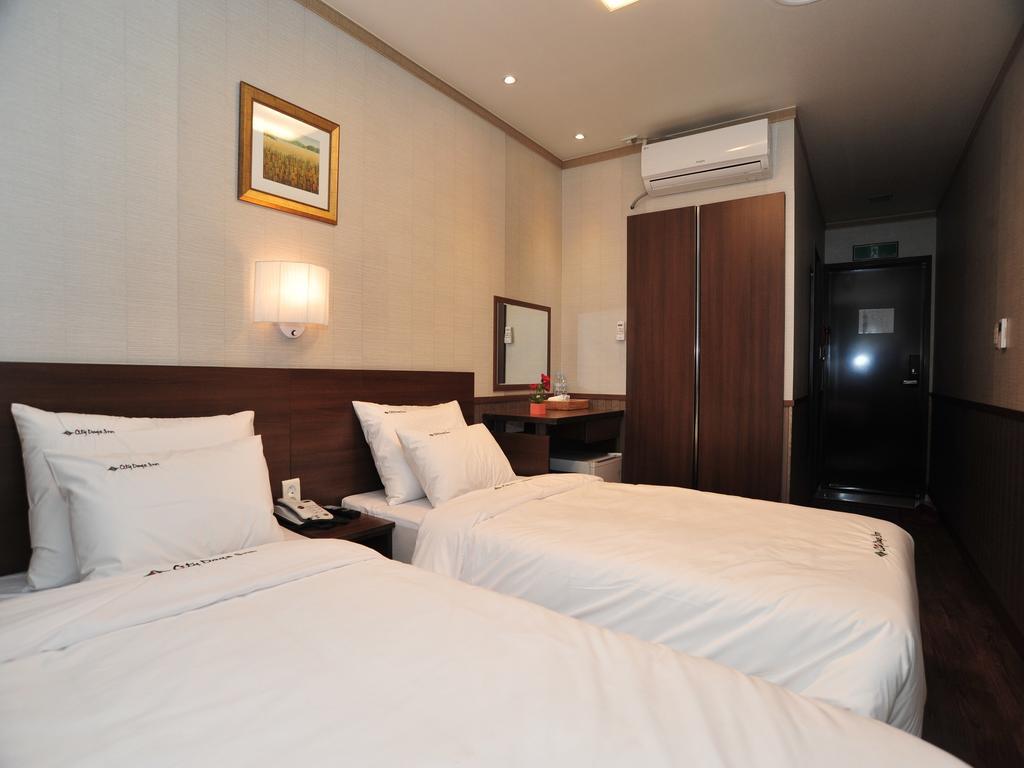 Global Inn Seoul Dongdaemun City Days Inn Seul Quarto foto